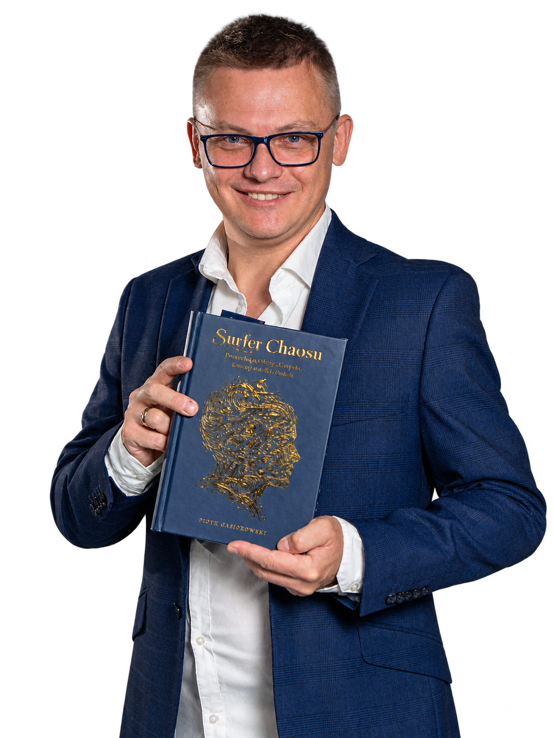 Piotr Gąsiorowski z książką Surfer Chaosu