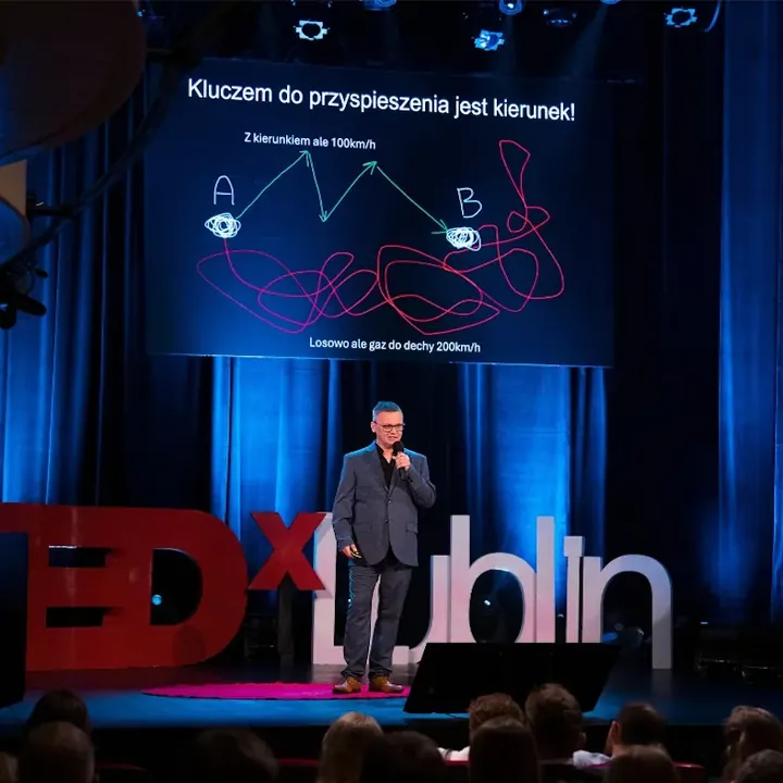 Piotr na scenie TEDx Lublin